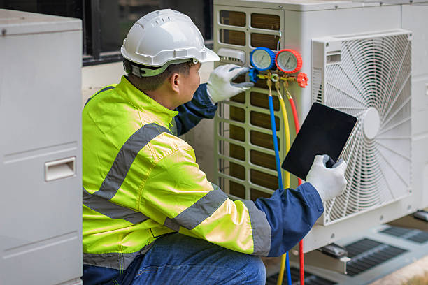 Professional Hvac technician working in Florham Park, NJ